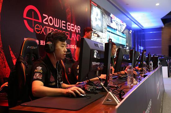 球迷们都期 球迷们都期